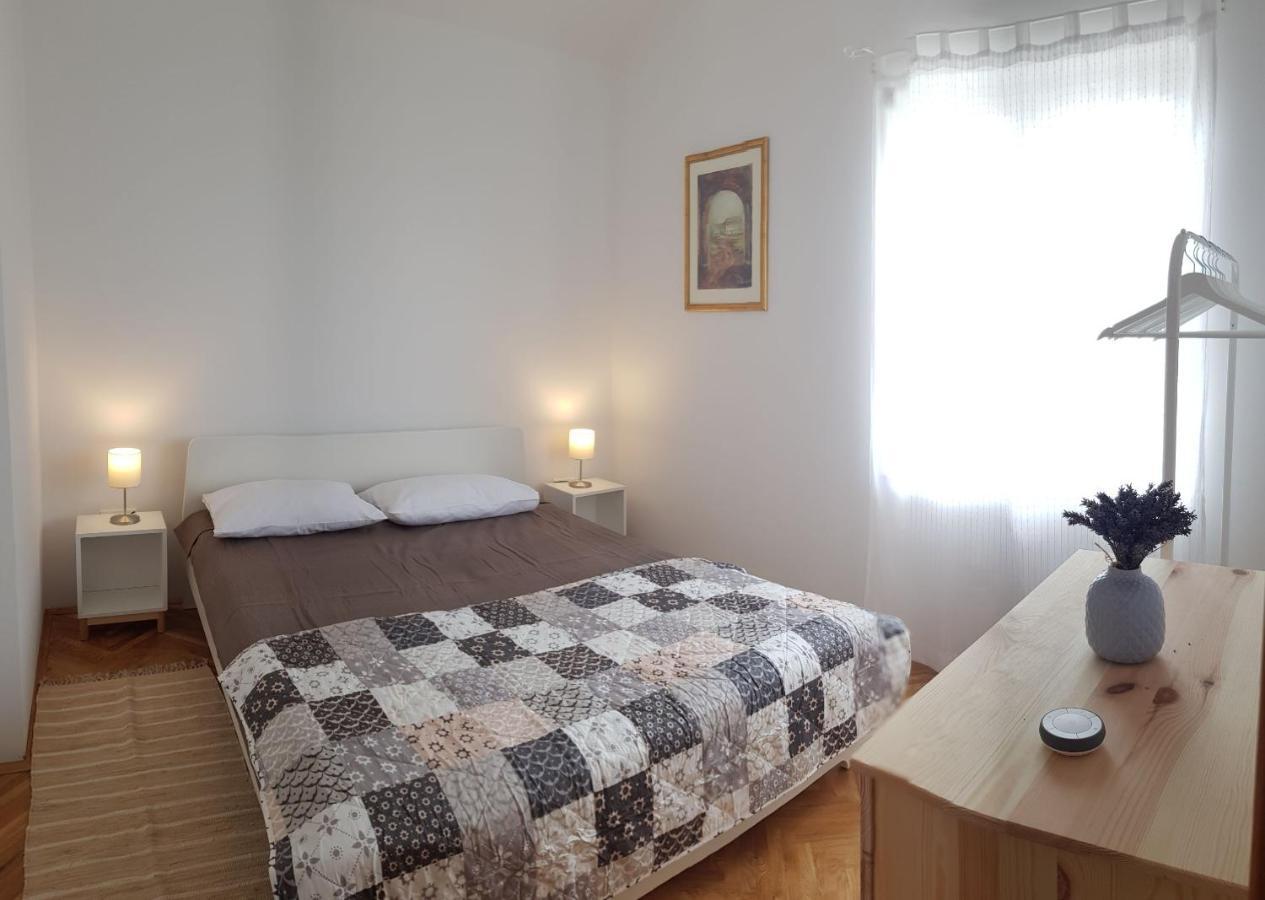 Mitra Apartments Malinska Buitenkant foto