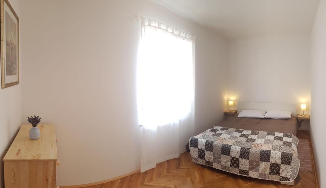 Mitra Apartments Malinska Buitenkant foto
