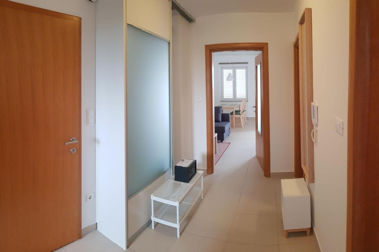 Mitra Apartments Malinska Buitenkant foto
