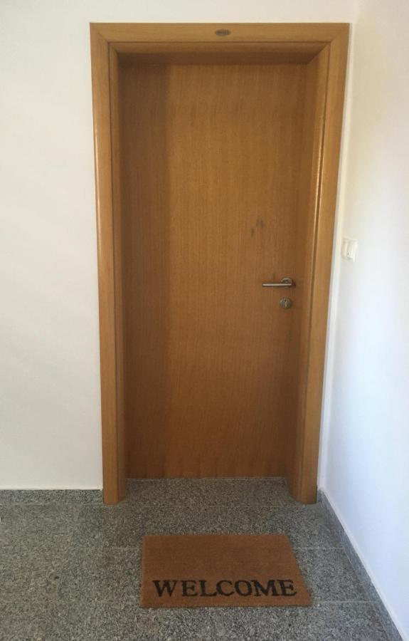 Mitra Apartments Malinska Buitenkant foto